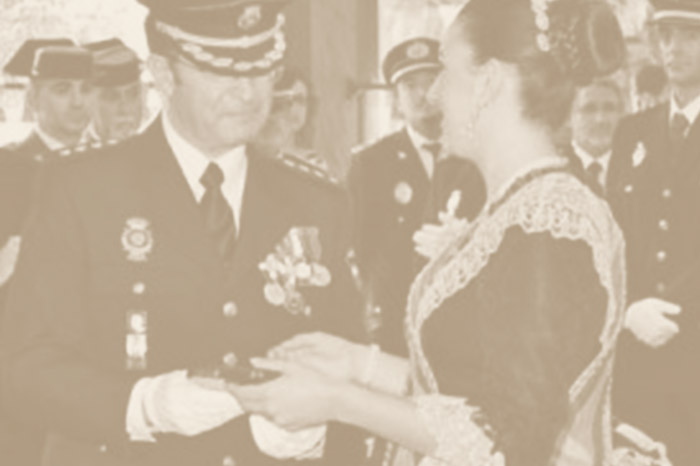 Lozano colabora con el Día de la Policía Nacional