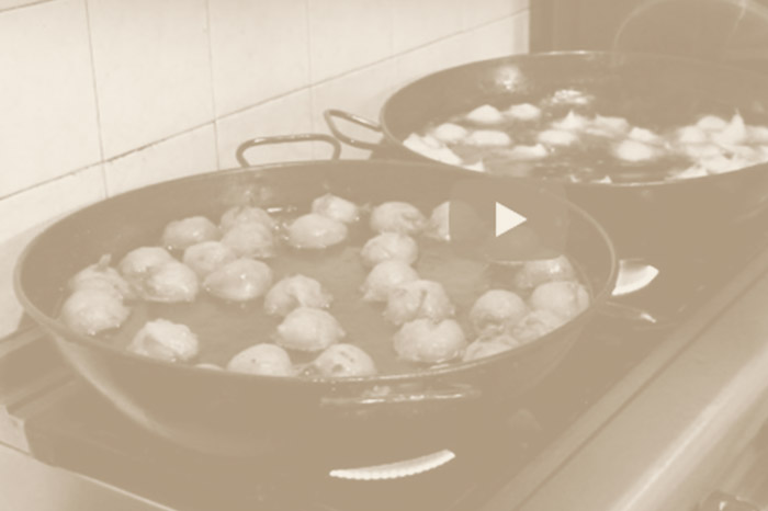 Buñuelos y monas caseras: así las hacemos