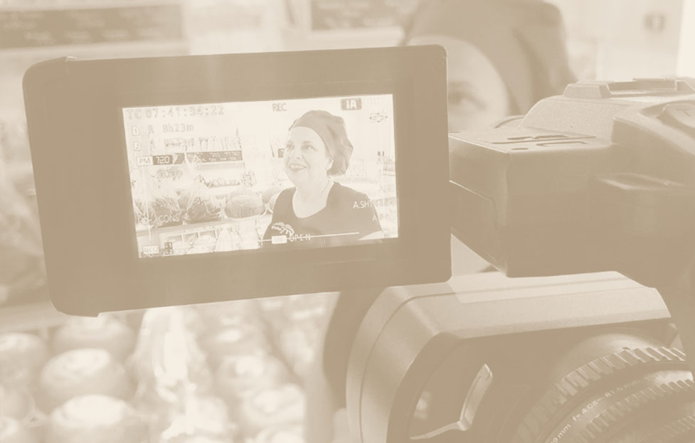 Nuestras monas y fogasetas se cuelan en los medios